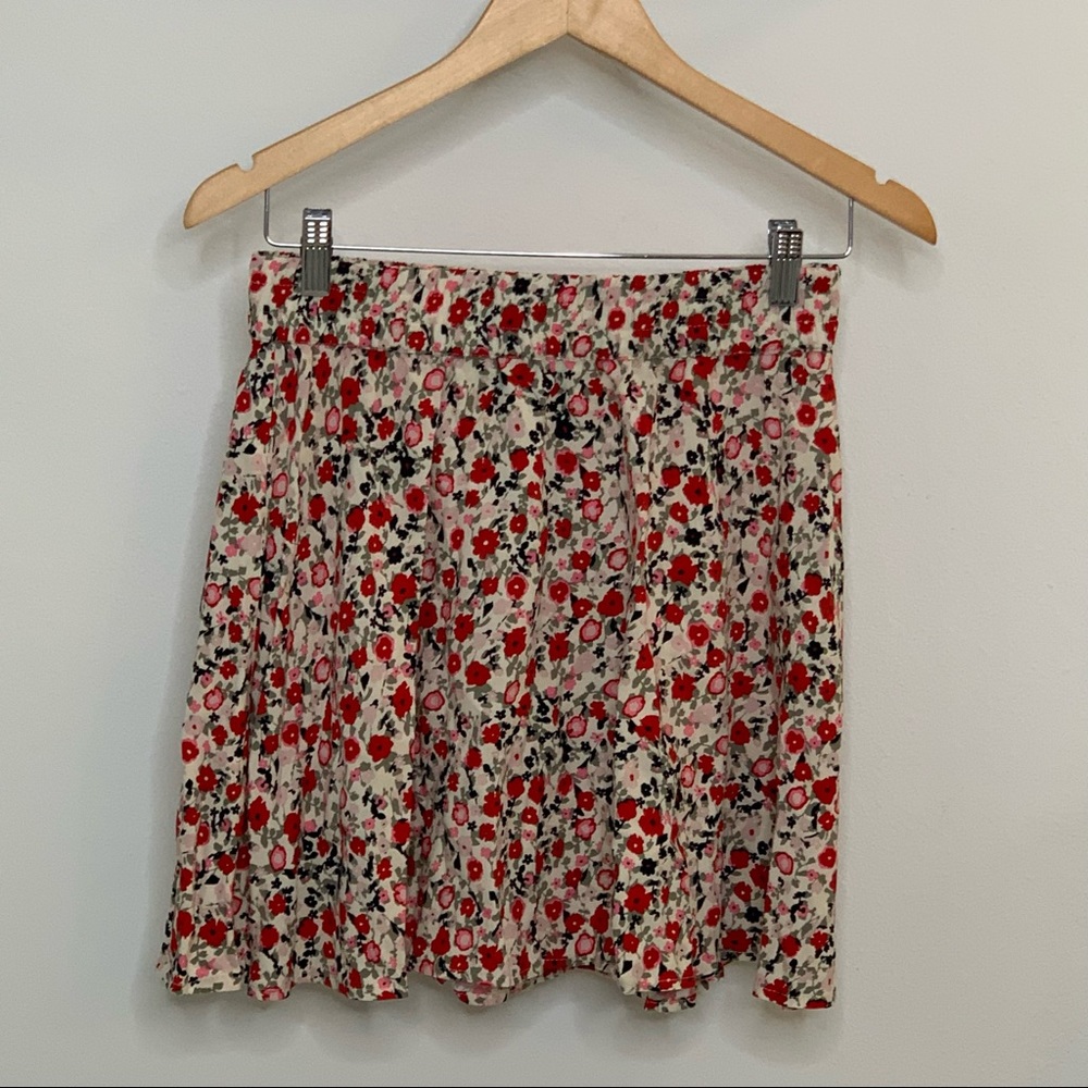 NWT Vero Moda Floral Print Skater Skirt, Small